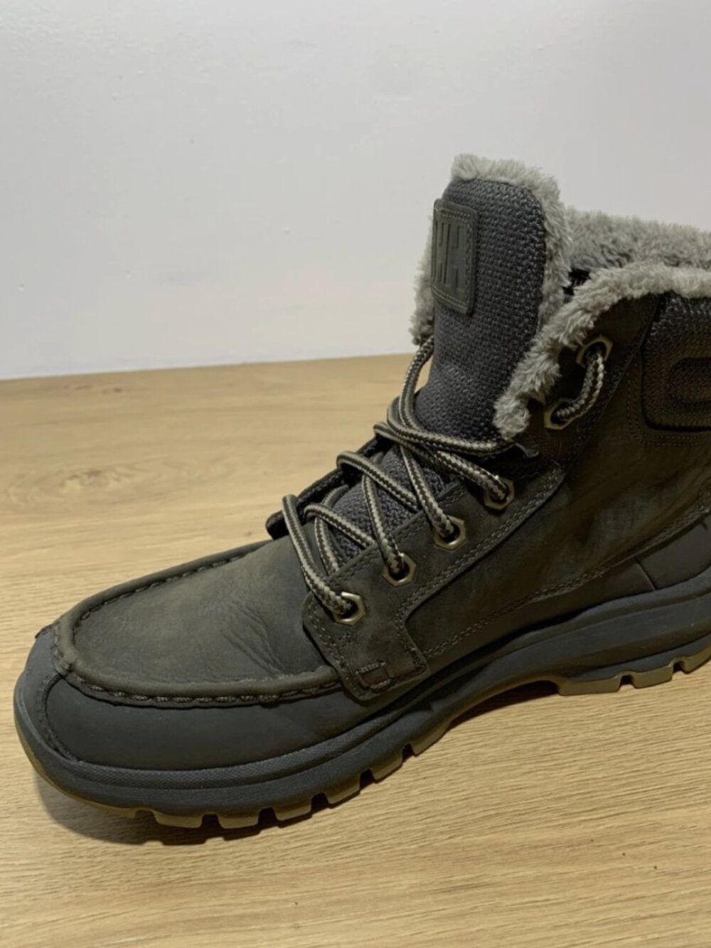 Helly Hansen Garibaldi V3 Mens Size 8.5 US Brown Winter Waterproof Leather Boots